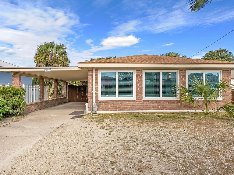 621 Albatross St — Photo 17