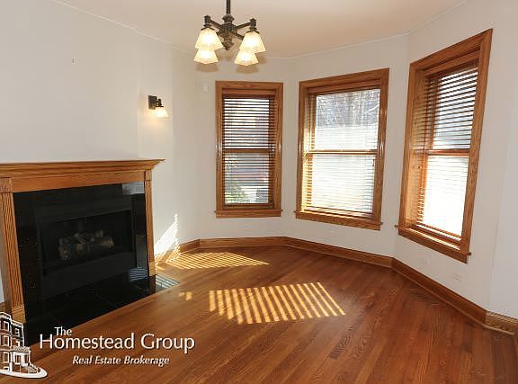 5th image of 1514 W Montrose Ave #1