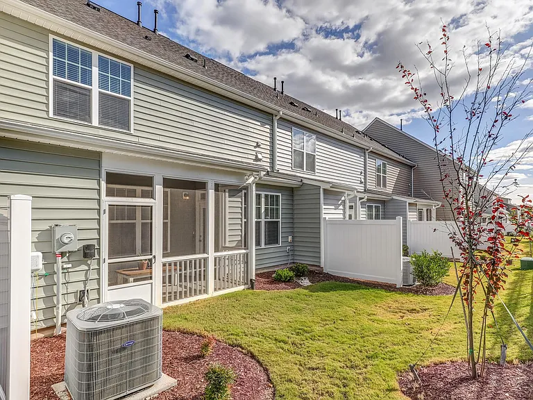 329 Acorn Hollow Pl — Photo 21