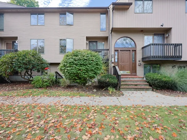 880 Landry Ave Unit 2, North Attleboro, MA 02760