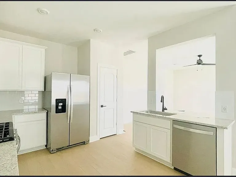 1323 Windermere Way — Photo 3