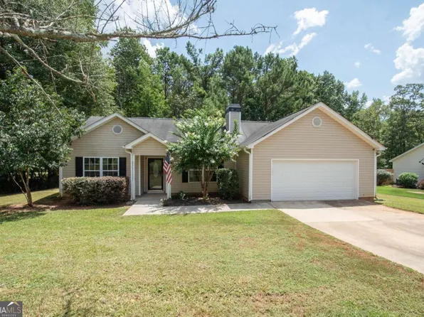 10 Walton Woods Ct, Newnan, GA 30263