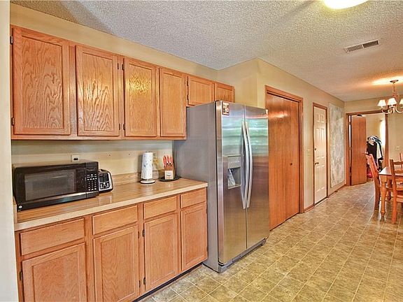 3rd image of 41 Scalloway Dr
