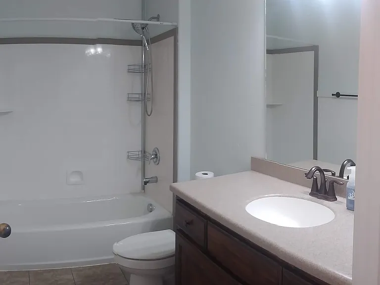 1045 S 1700 W — Photo 16