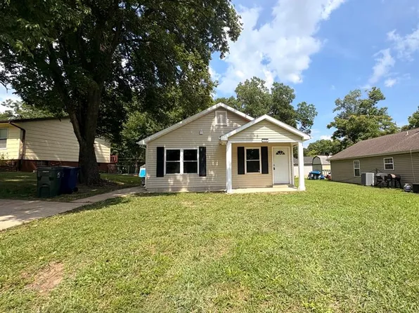 356 Lewis St, Wentzville, MO 63385