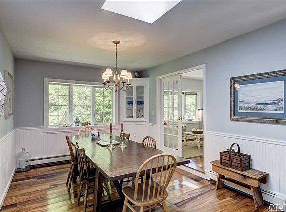 3rd image of 3665 Parkview Ln