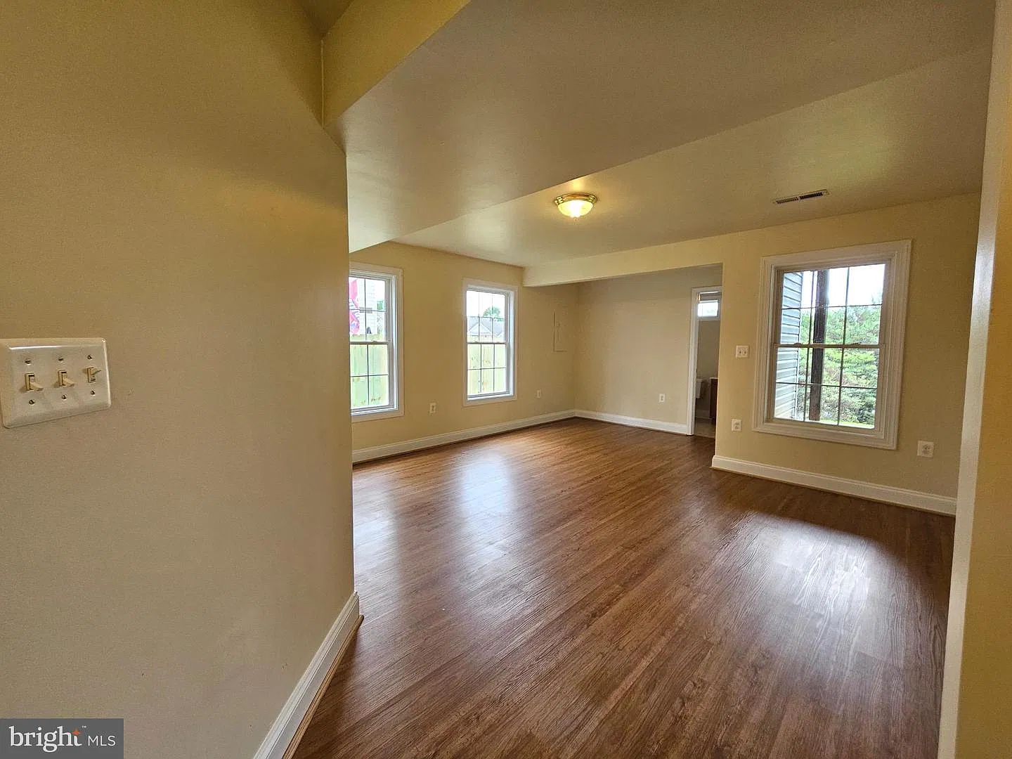 3 bed, 2614 sqft, $2,350 — Photo 3