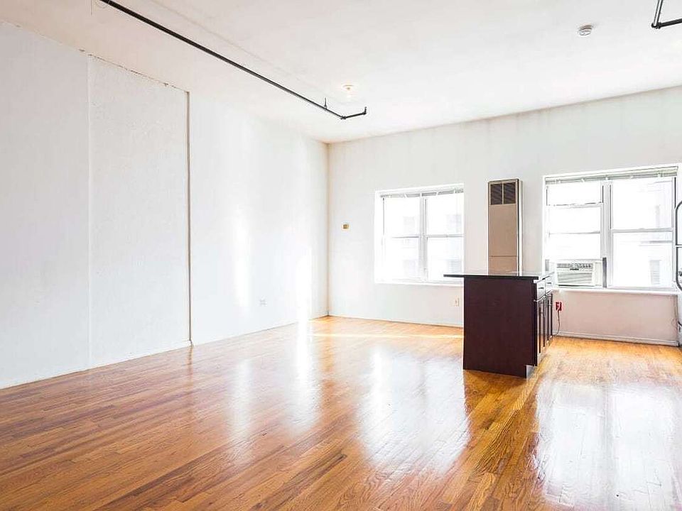 2nd image of 16 Manhattan Ave APT 4E