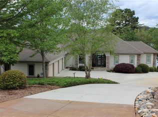 102 Big Oak Dr, Seneca, SC 29672