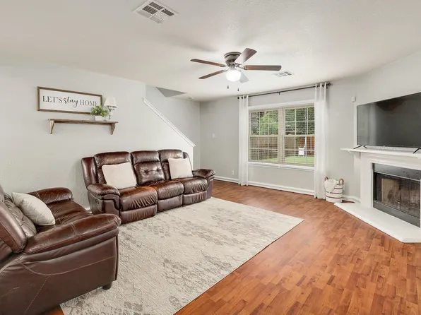 335 Mistletoe Ln, Kyle, TX 78640