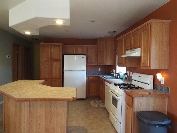 5th image of 4745 Leonard Cir