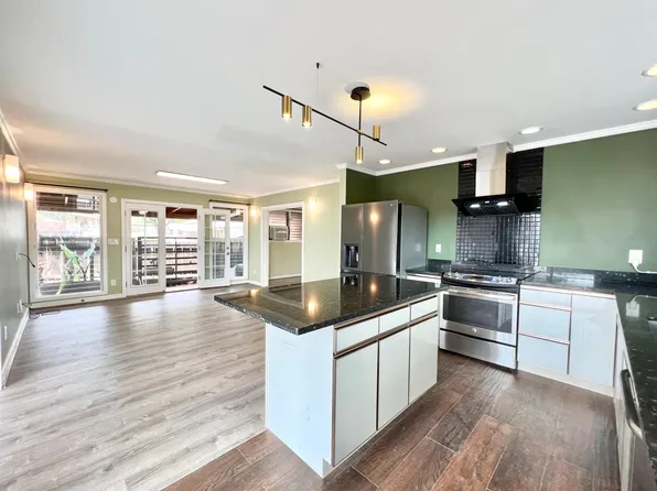 748 Luawai St, Honolulu, HI 96816