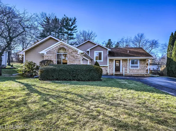 4319 Barnard Rd, Waterford, MI 48329