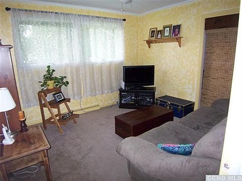5th image of 20 Cherry Ln