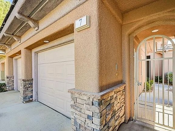 4th image of 7 Hammock Dunes Ct
