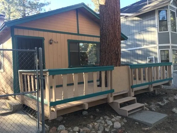 949 Pine Ln, Big Bear City, CA 92314