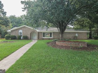 426 Forest Lake Dr, Warner Robins, GA 31093