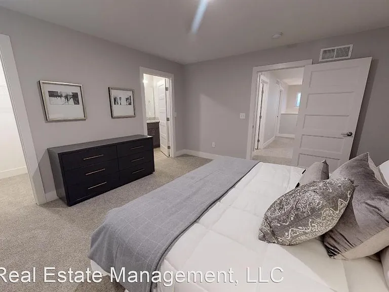 Hanover Townhomes — Photo 64