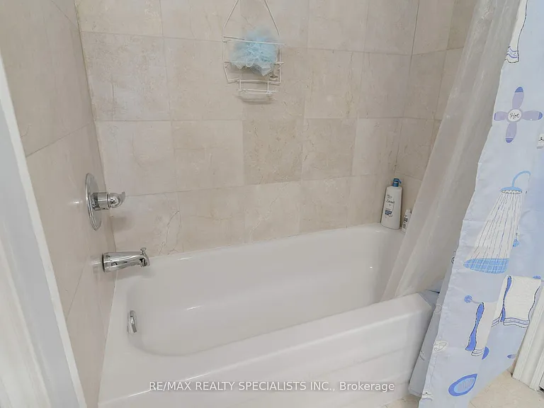 7 Scott Dr #UPPER — Photo 27