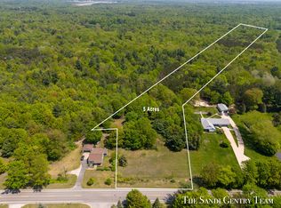 6096 Lake Harbor Rd, Muskegon, MI 49441