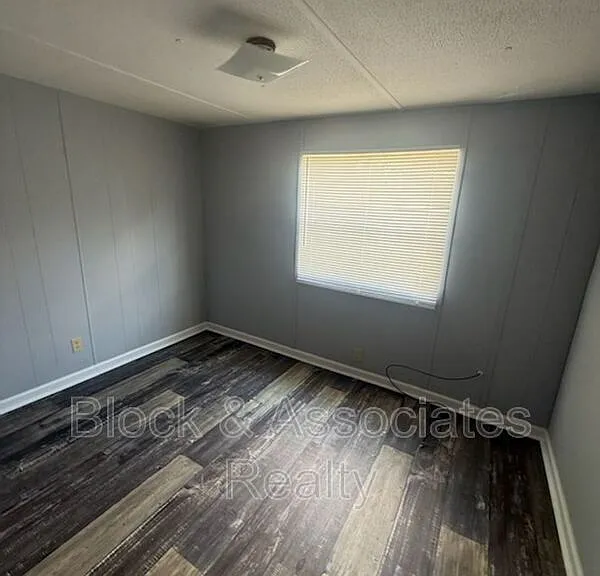 127 W Strider St — Photo 5