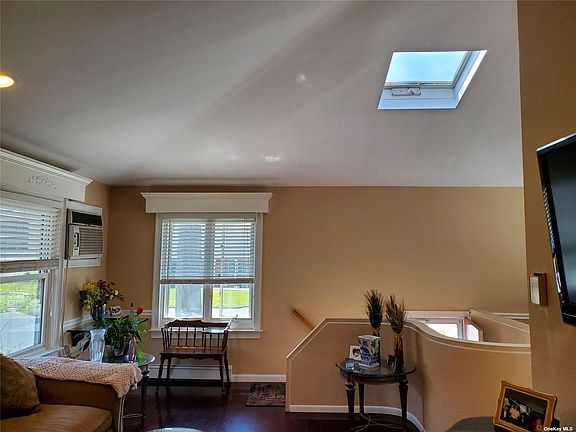 3rd image of 47 Elmwood Ave