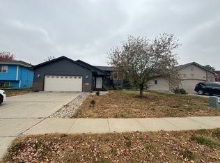 5201 S Sarmar Ave, Sioux Falls, SD 57106