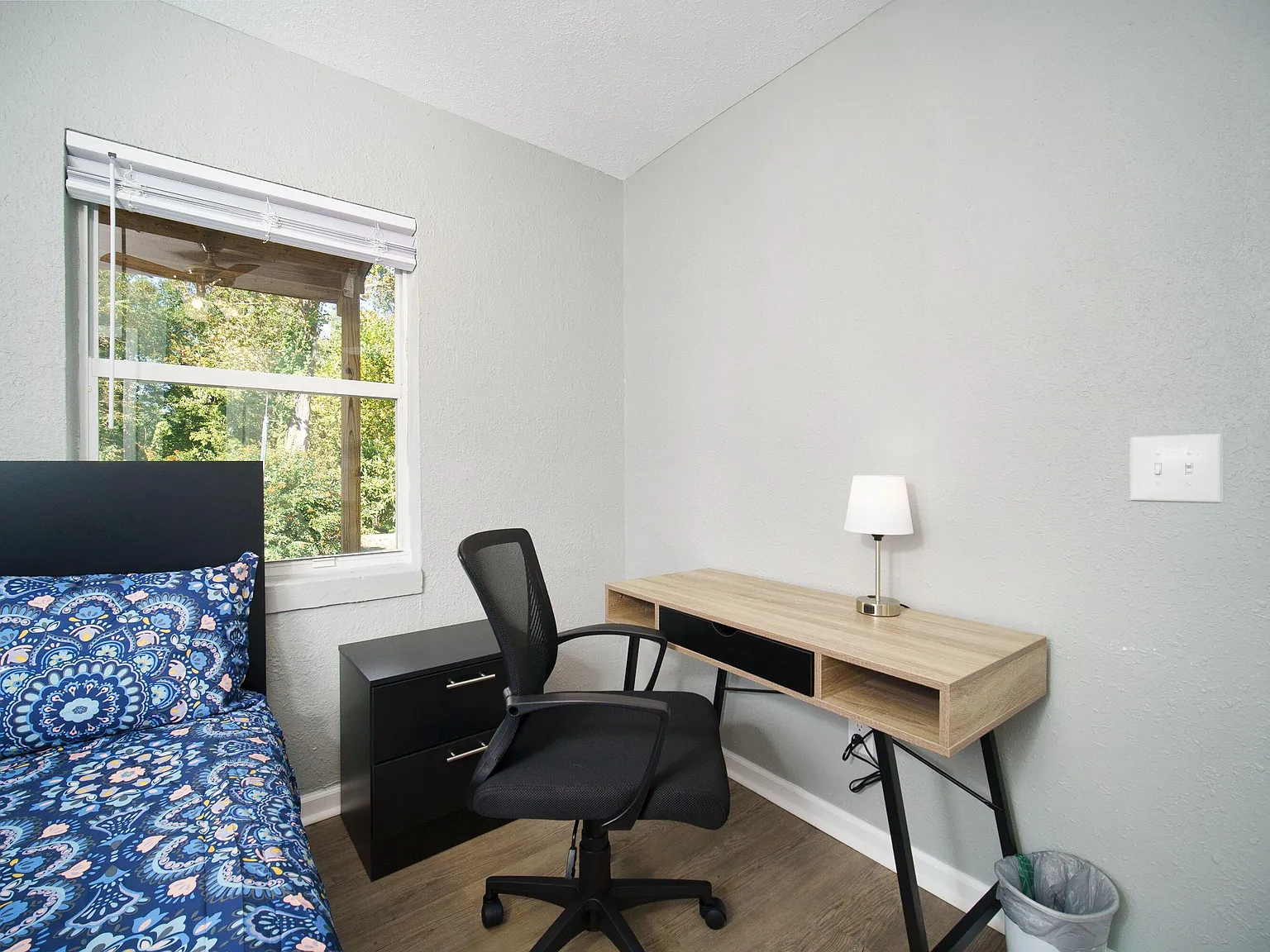 4 bed, 2.0 bath, $680 — Photo 2