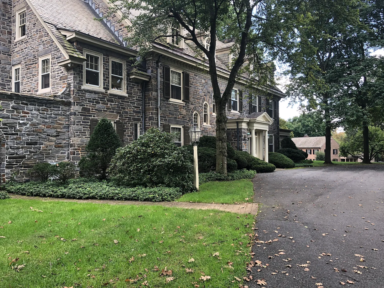 7 bed, 13667 sqft, $1,200 — Photo 2