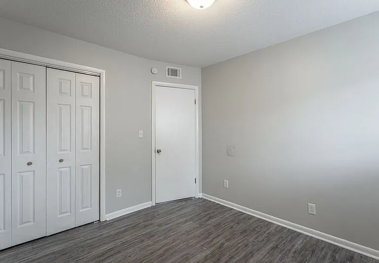 2414 Lyndon Ave — Photo 17