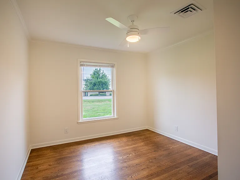 4714 Trousdale Dr — Photo 30