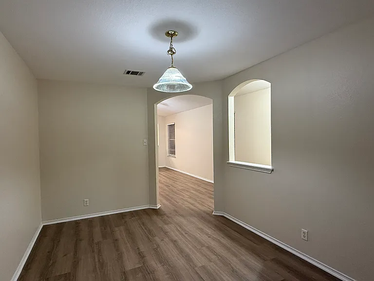 311 McCarthur Dr — Photo 4