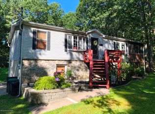 1716 Silver Maple Rd, Effort, PA 18330