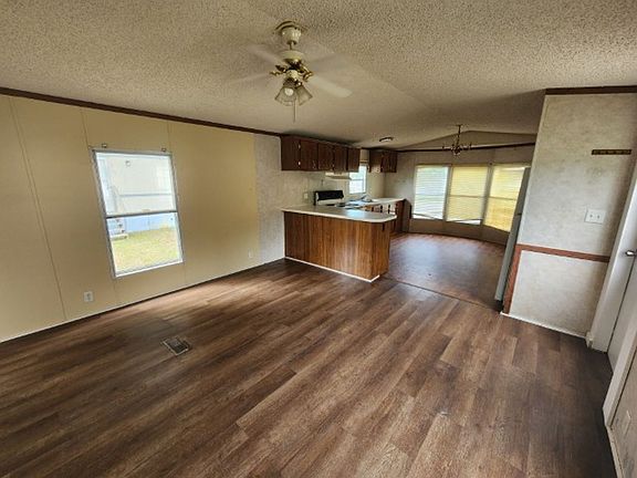 5th image of 42 Wilma Ln