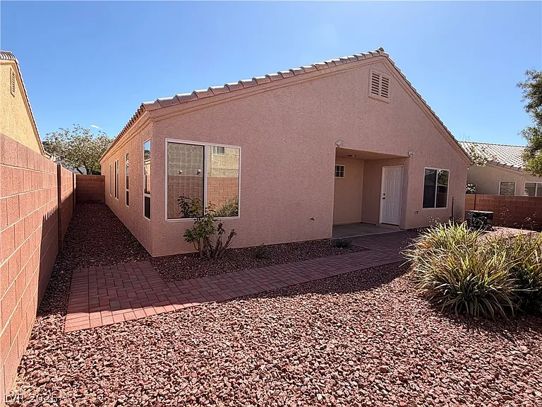 212 Horizon Peak Dr — Photo 32