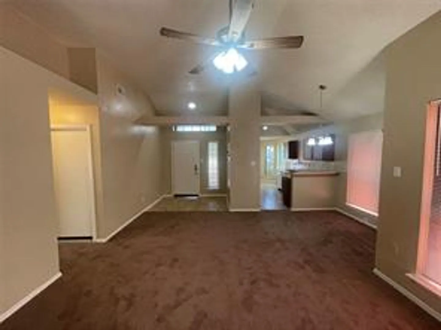 Great home for a great price on cul-de-sac! — Photo 3