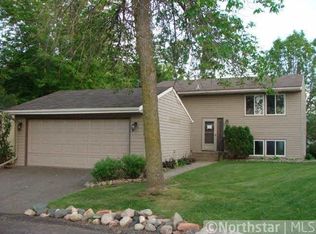 11561 Red Fox Dr, Osseo, MN 55369