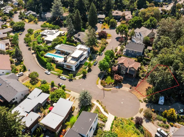 SE Ash Pl #10, Portland, OR 97215