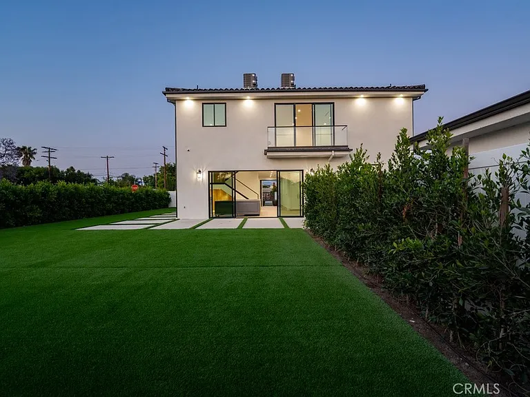 8065 Lloyd Ave — Photo 24