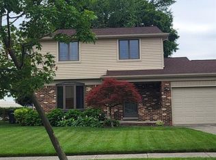 3028 Gloucester Dr, Sterling Heights, MI