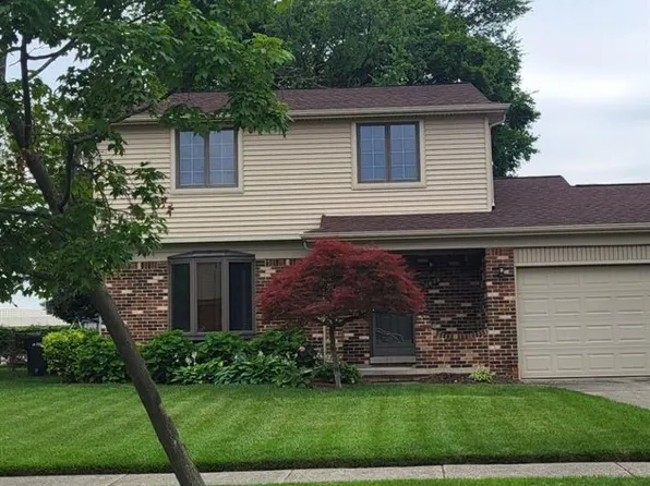 3028 Gloucester Dr, Sterling Heights, MI 48310