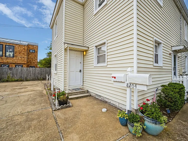 8204 Atlantic Ave #A — Photo 3