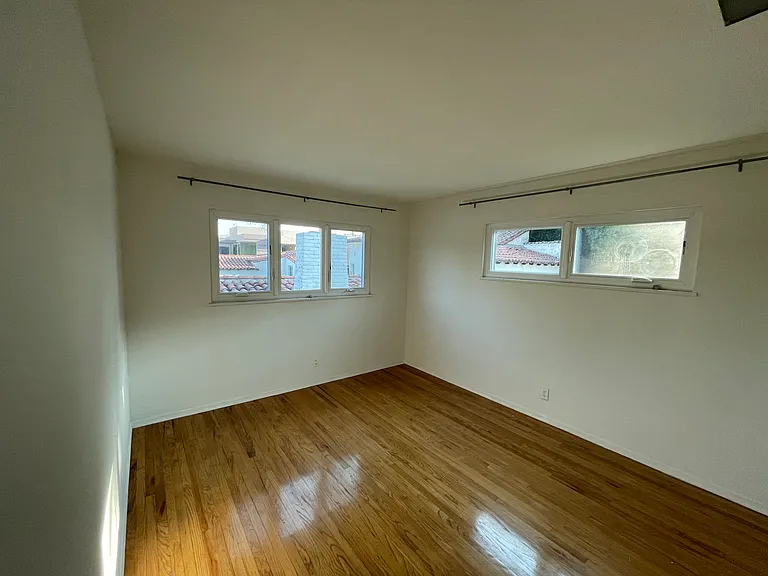 1477 Havenhurst Dr #2 — Photo 36
