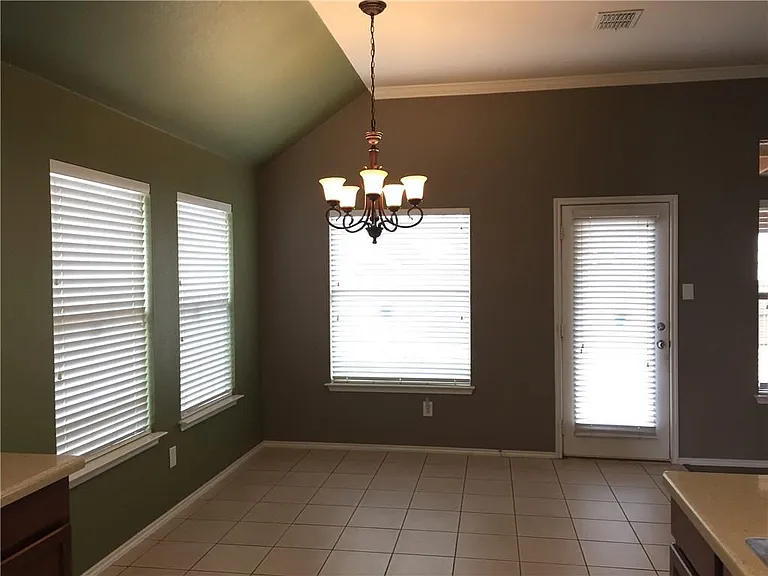 1546 Bradford Trace Dr — Photo 7