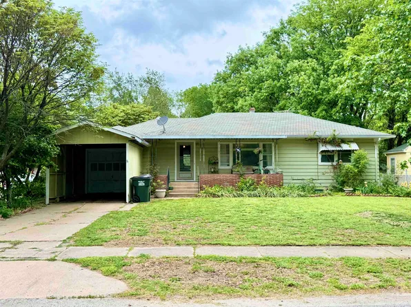 110 W 23rd St, Newton, KS 67117
