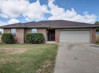 3251 W Bergman St, Springfield, MO 65803