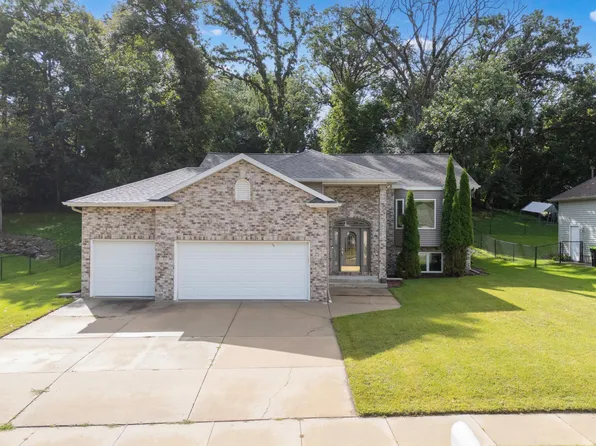 816 Southern Woods Pl SW, Rochester, MN 55902