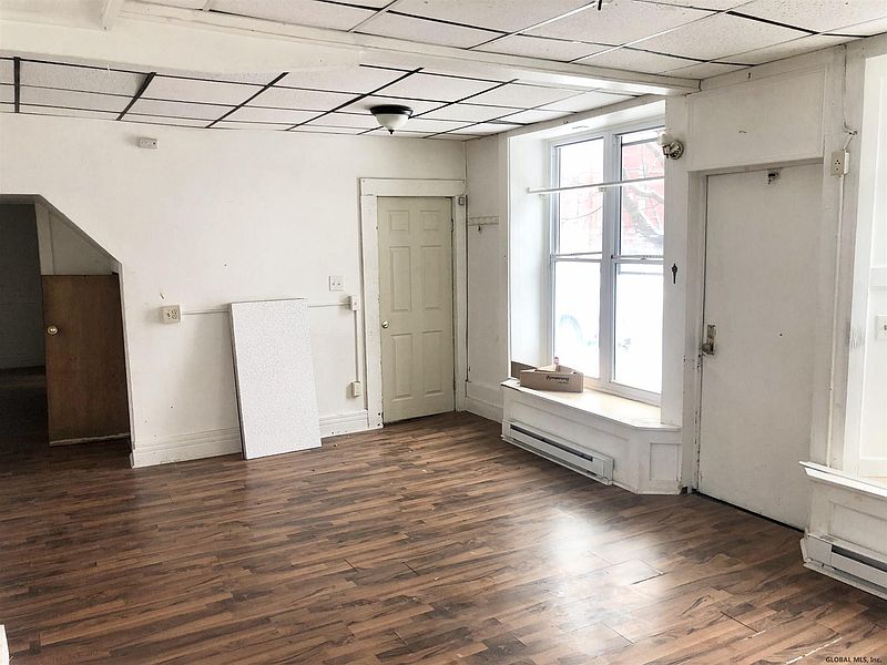 3rd image of 1025 ONTARIO Street