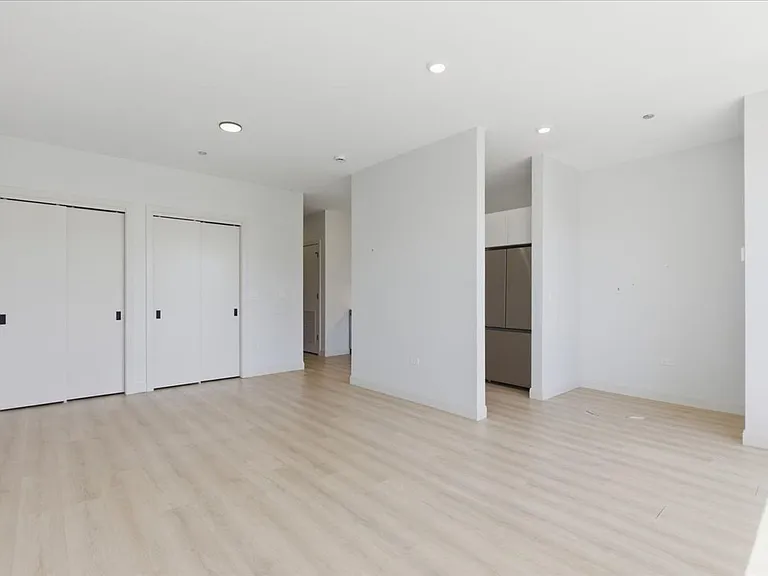946 W Sunnyside Ave #405 — Photo 8