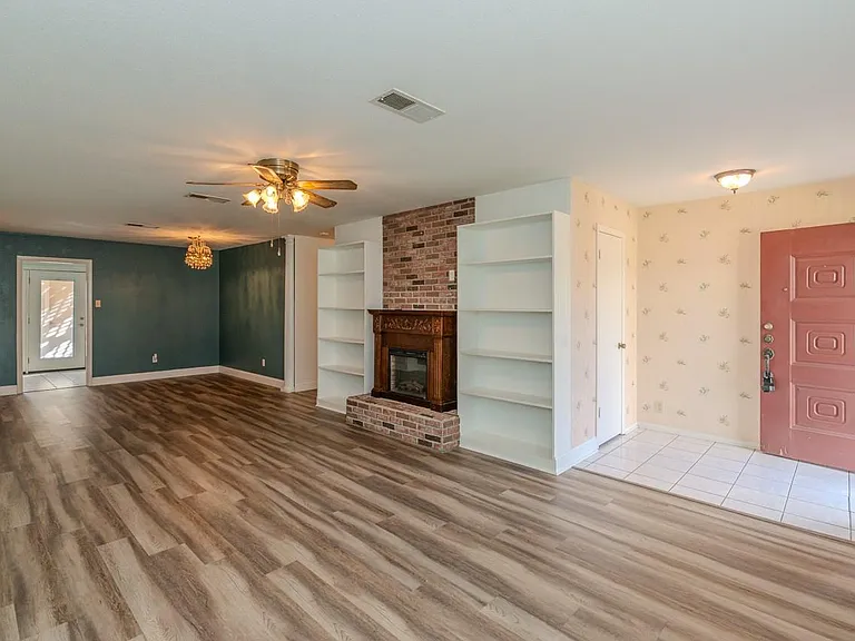 5975 Meadow Way — Photo 3